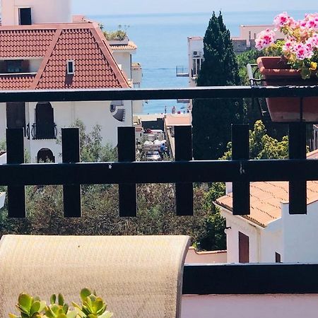 Sea View 2 Bedroom Vacation Apartment Giardini-Naxos Exterior foto