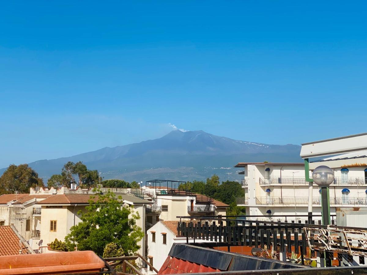 Sea View 2 Bedroom Vacation Apartment Giardini-Naxos Exterior foto