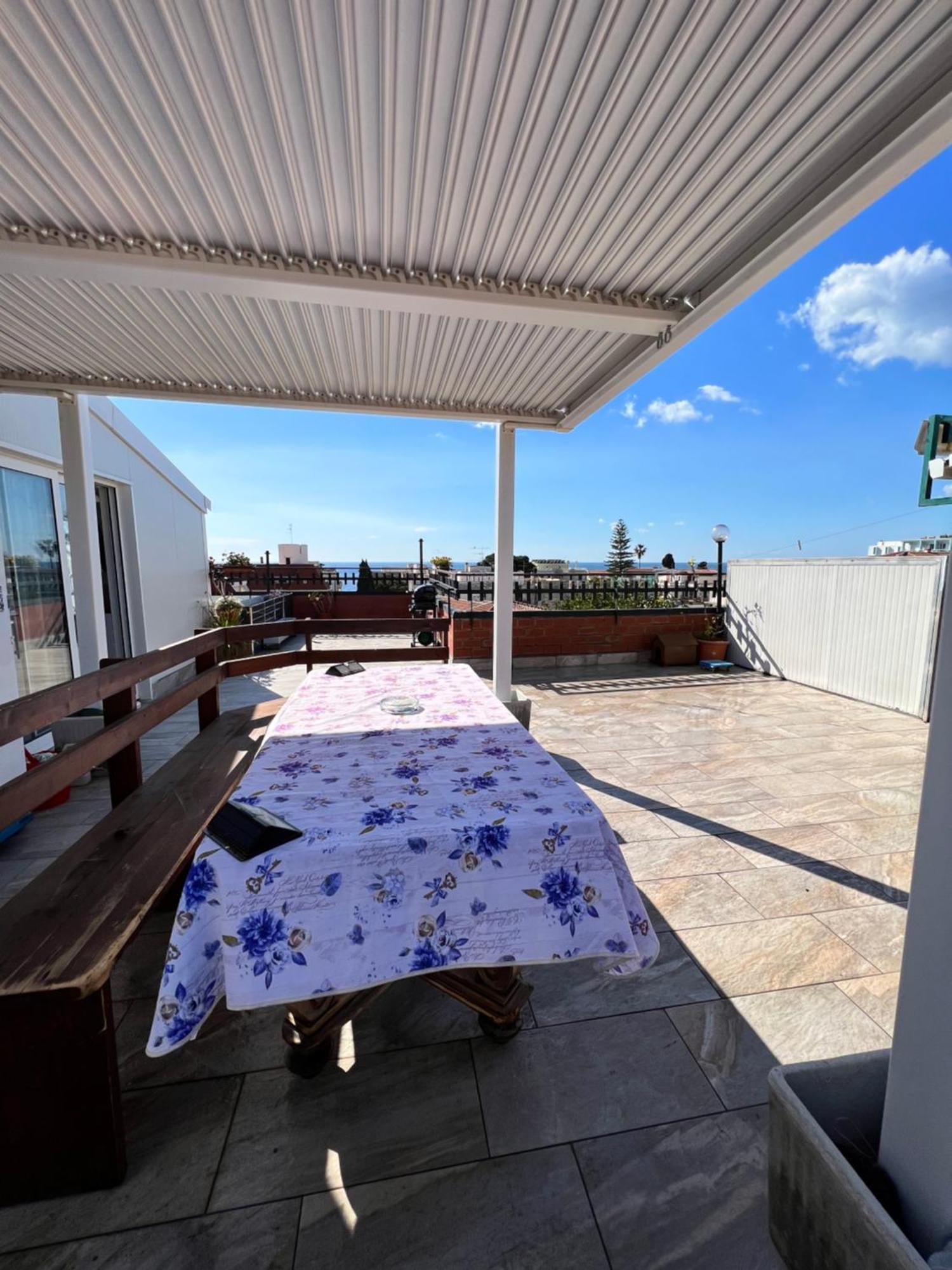 Sea View 2 Bedroom Vacation Apartment Giardini-Naxos Exterior foto